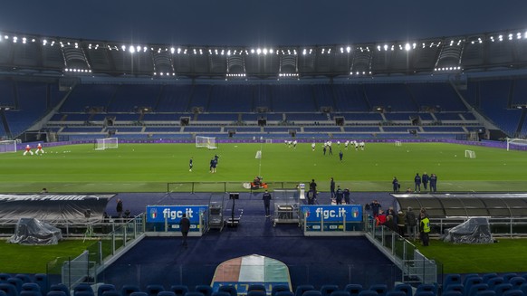 epa09576489 Swiss players attend their team&#039;s training session at Stadio Olimpico in Rome, Italy, 11 November 2021. Switzerland will face Italy in their FIFA World Cup 2022 qualifying group C soc ...