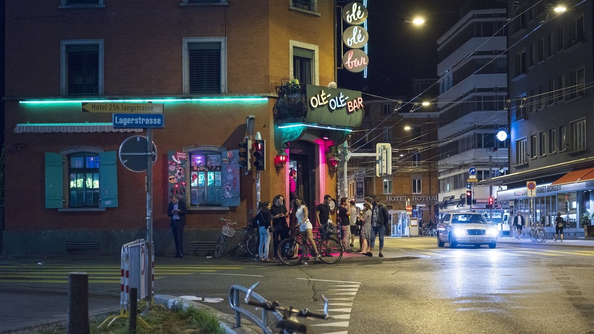 The Ole Ole Bar on the corner of Langstrasse and Lagerstrasse, at at the perimeter of the Europaalee, in Zurich, Switzerland, on July 12, 2018. (KEYSTONE/Christian Beutler)