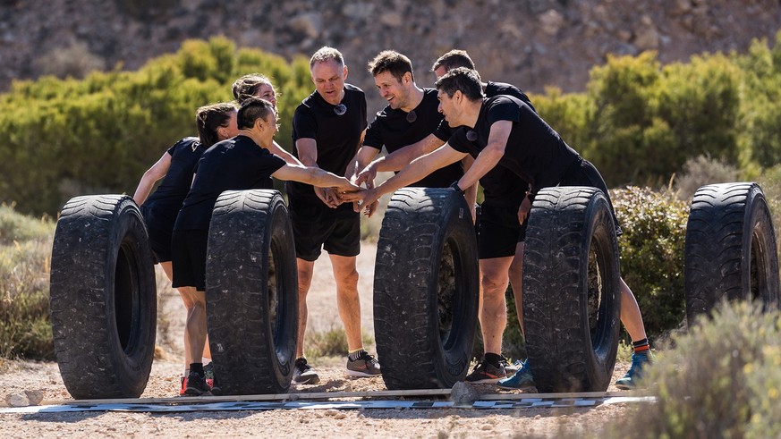 Champion der Champions
Sieben ehemalige Sportstars stellen sich einem harten Wettkampf in unterschiedlichen Disziplinen. Dabei leben sie während einer Woche gemeinsam in Andalusien.
Folge 1

Copyright ...
