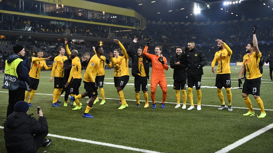 The Young Boys celebrate after winning the UEFA Champions League group stage group H matchday 6 soccer match between Switzerland&#039;s BSC Young Boys Bern and Italy&#039;s Juventus Football Club Turi ...