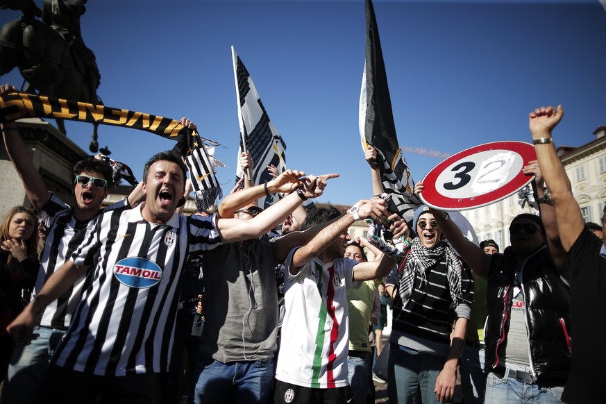 Die Juve-Fans feiern den 32. statt 30. Titel.