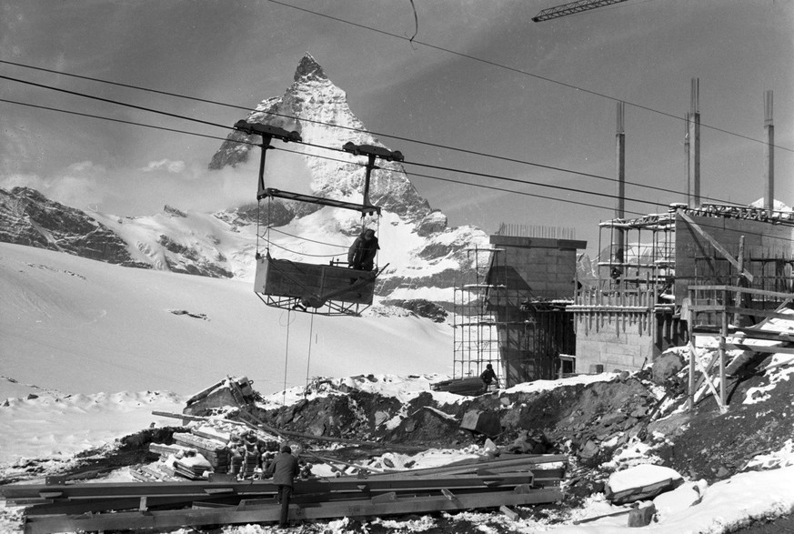 On September 22nd, 1977, intensive construction work was carried out on the gondola and aerial cableway to the 3817-metre-high Klein Matterhorn, as the photo from the intermediate station &quot;Trocke ...
