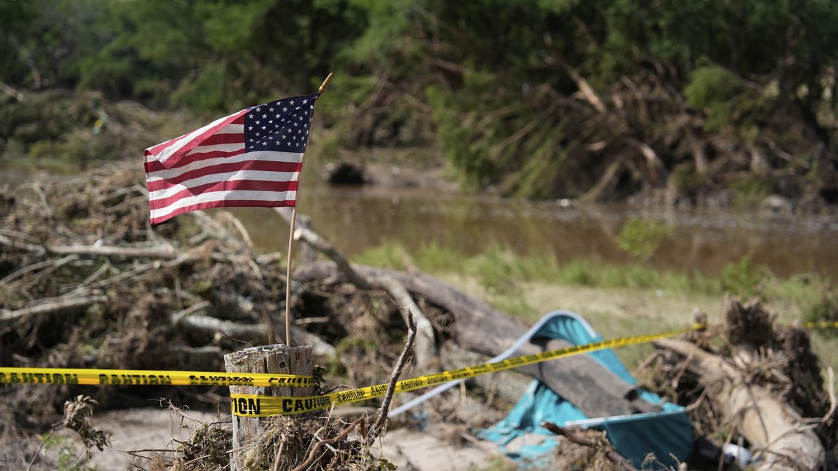 Immer-mehr-Tote-bei-Sturzflut-in-Texas-gemeldet