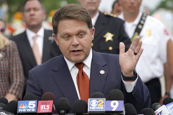 Lake County, Ill., State&#039;s Attorney Eric Rinehart responds to a question during a news conference where he announced first-degree murder charges filed against Robert E. &quot;Bobby&#039;&#039; Cr ...