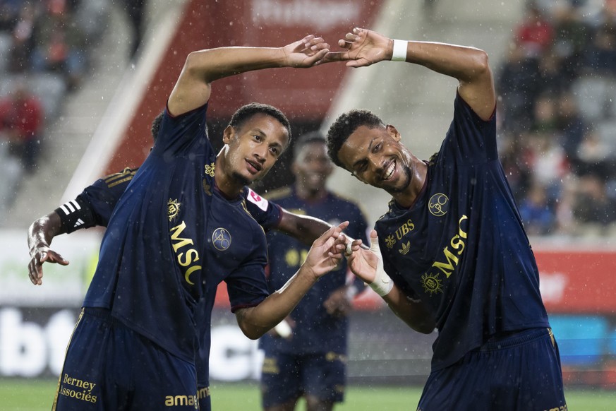 Mathis Lambourde (SFC), rechts, jubelt nach seinem Tor zum 0-2 mit Teamkollege Lilian Njoh im Super League Spiel zwischen dem FC Thun und dem Servette FC, am Mittwoch, 16. September 2026 im Visana Sta ...