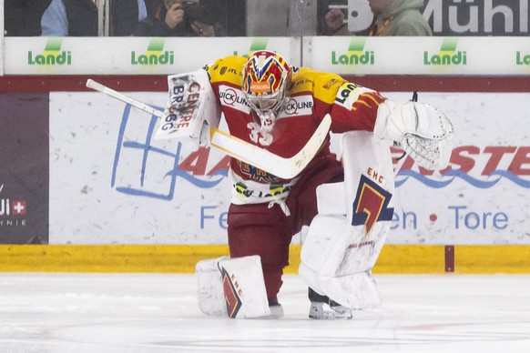 Torhueter Harri Saeteri (EHCB) jubeln nach dem Sieg nach der Verlaengerung (4-3), im Spiel der Eishockey National League zwischen EHC Biel-Bienne, EHCB, und SCL Tigers, SCL, vom Donnerstag, 27. Februa ...