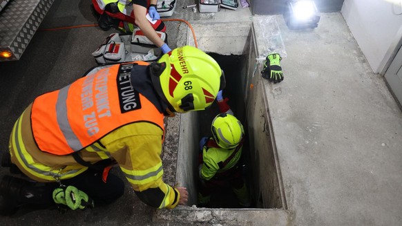 Zug Unfall Sturz in Schacht 11.5.26