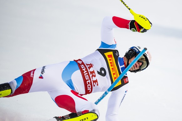 Ramon Zenhaeusern of Switzerland crashes during the first run of the men Slalom race at the 2019 FIS Alpine Skiing World Championships in Are, Sweden Sunday, February 17, 2019. (KEYSTONE/Jean-Christop ...