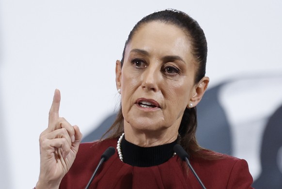 epa12196972 Mexican President Claudia Sheinbaum speaks during a morning press conference at the National Palace in Mexico City, Mexico, 25 June 2025. Sheinbaum said authorities are investigating the s ...