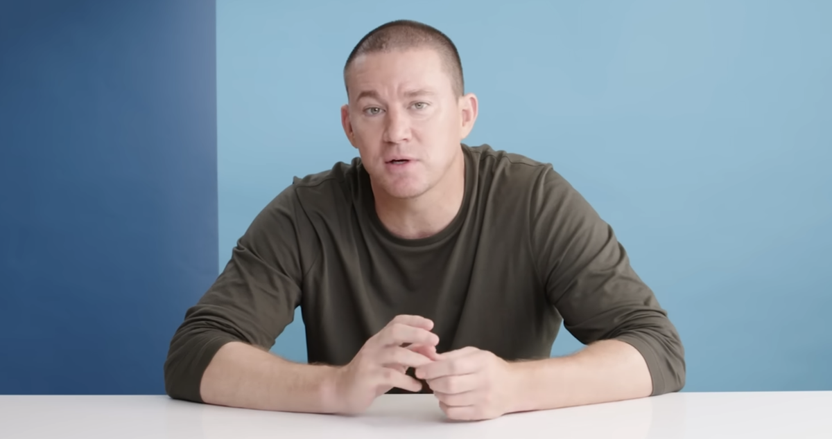Channing Tatum schwärmt in eine neuen Video von weissen Shirts.