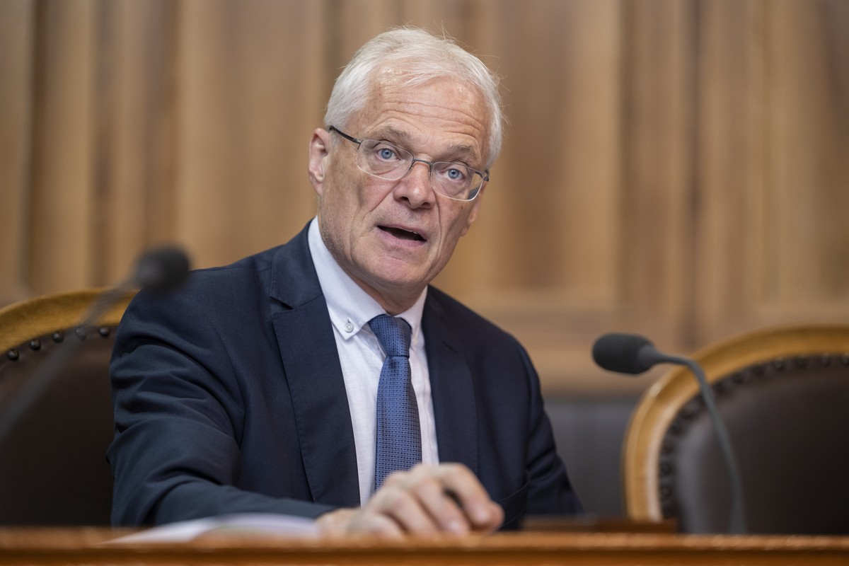 Thomas Minder, Parteilos-SH, begruendet seinen Ordnungsantrag zu den Grossbanken, an der Sommersession der Eidgenoessischen Raete, am Dienstag, 13. Juni 2023 im Staenderat in Bern. (KEYSTONE/Alessandr ...