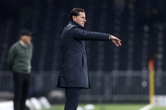 Trainer Gerardo Seoane (YB) gibt Anweisungen im Super League Spiel zwischen dem BSC Young Boys und dem FC Lausanne-Sport, am Samstag, 17. Januar 2026 im Stadion Wankdorf in Bern. (KEYSTONE/Peter Klaun ...