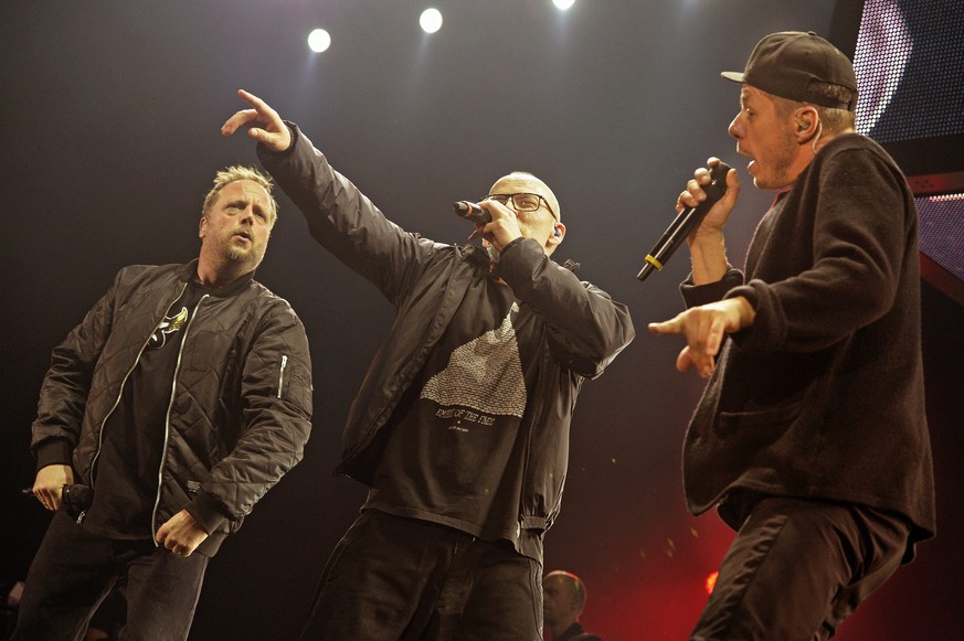 Smudo, Thomas D und Michi Beck begeistern das Zürcher Publikum im Hallenstadion. Voller Energie, auch nach einem Vierteljahrhundert noch.