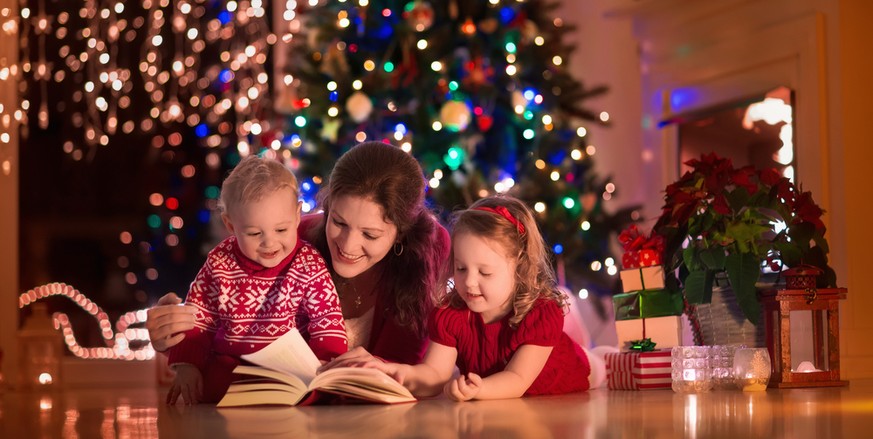 Noch immer wahnsinnig beliebt: Bücher zu Weihnachten verschenken.