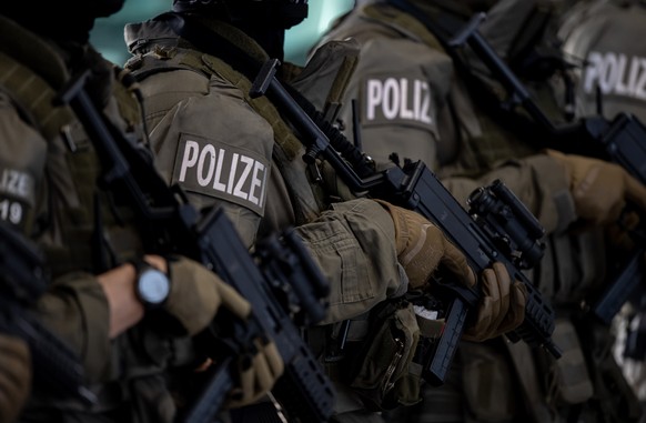 epa10240937 Members of Austrian special forces Cobra of Austrian Police in action during an air marshal emergency exercise to resolve attempted hijacking of aircrafts at the Vienna International Airpo ...