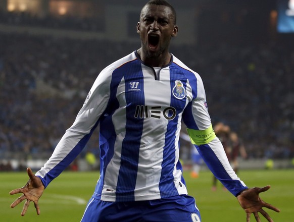 Porto&#039;s Jackson Martinez celebrates after scoring his goal against Bayern Munich during their Champions League quarterfinal first leg soccer match at Dragao stadium in Porto April 15, 2015. REUTE ...