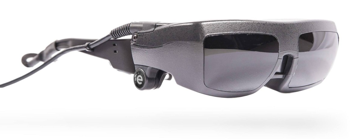 Die eSight-Brille kostet rund 13'500 Franken und ist seit rund einem Jahr verfügbar.