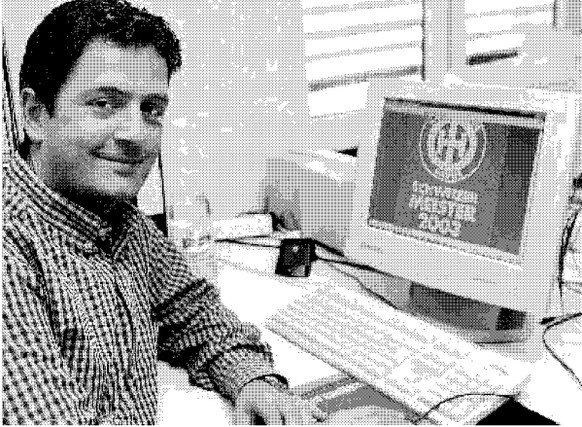 HCD-Manager Gérard Scheidegger hat das meisterliche Logo schon auf seinem Bildschirm.<br data-editable="remove">