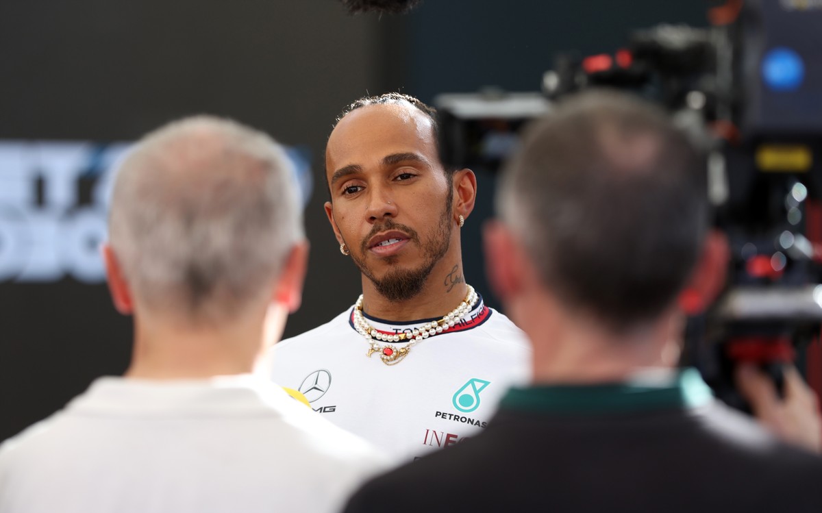 epa10990738 British Formula One driver Lewis Hamilton of Mercedes-AMG Petronas talks to the media ahead of the Abu Dhabi Formula One Grand Prix 2023 at Yas Marina Circuit in Abu Dhabi, United Arab Emi ...