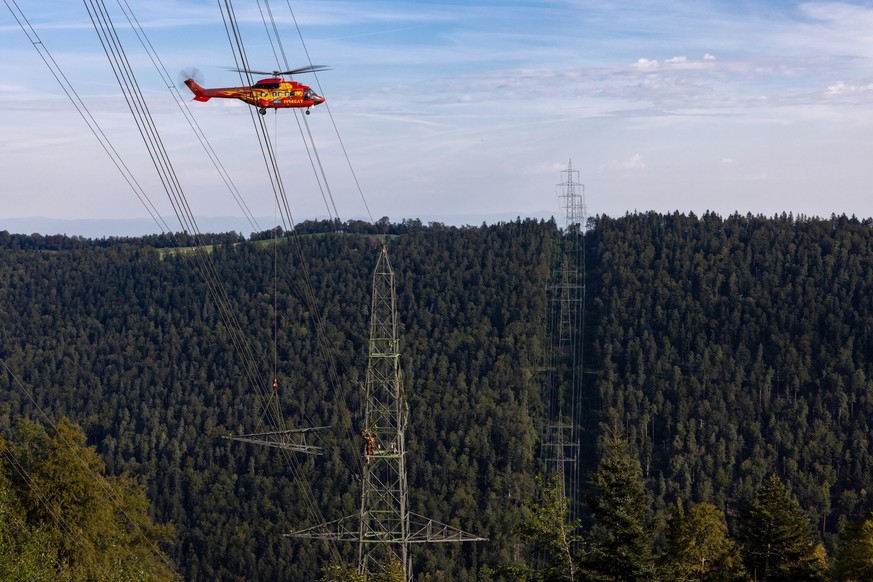 Swissgrid-Umbauarbeiten an der Stromleitung Bassecourt – Mühleberg: Insgesamt wurden an 56 von 142 Masten Verstärkungen vorgenommen.