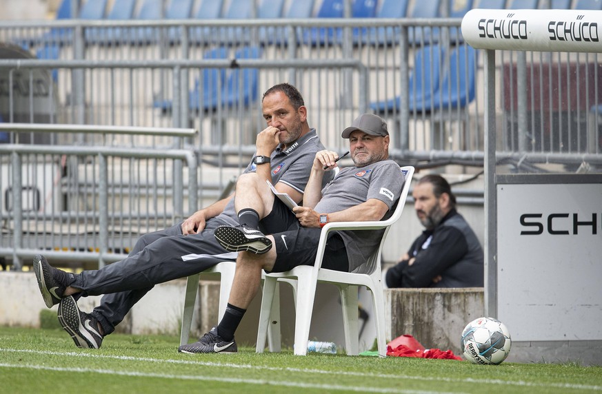 Trainer Frank SCHMIDT l. HDH mit Co-Trainer Bernhard Raab HDH, Fussball 2. Bundesliga, 34. Spieltag, DSC Arminia Bielefeld BI - 1. FC Heidenheim HDH 3:0, am 28.06.2020 in Bielefeld/ Deutschland. DFL r ...