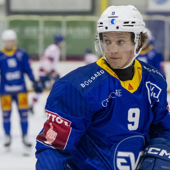 Vinzenz Rohrer von Zug beim Einspielen vor dem Spiel beim Lehner Cup Sursee zwischen dem EV Zug und HC Motor Ceske Budejovice am Donnerstag, 27. August 2026 in Sursee. (KEYSTONE/Urs Flueeler).
