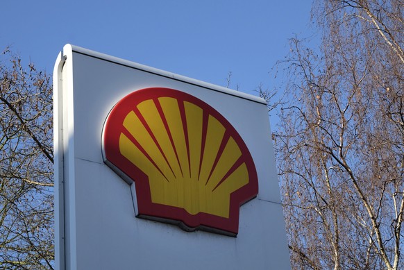 FILE - In this Wednesday, Jan. 20, 2016 file photo, the Shell logo is at a petrol station in London. Oil giant Royal Dutch Shell has warned that it will take an earnings hit of up to $500 million as a ...