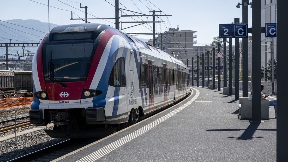 Un train FLIRT Leman Express est en gare CFF CEVA de Lancy Pont-Rouge, ce mercredi 21 septembre 2022 a Lancy pres de Geneve. Le CEVA, Liaison ferroviaire Cornavin, Eaux-Vives, Annemasse et du Leman Ex ...