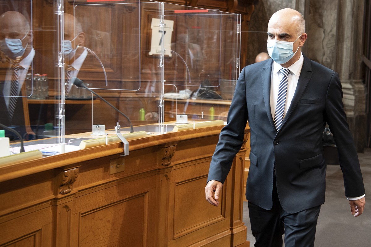 Bundesrat Alain Berset erscheint im Staenderat an der Sommersession der Eidgenoessischen Raete, am Montag, 7. Juni 2021, in Bern. (KEYSTONE/Peter Schneider)
