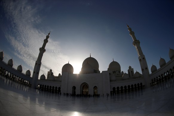 epa07343044 General view for Sheikh Zayed Mosque which was visited by His Holiness Pope Francis head of Catholic Church in Gulf emirate of Abu Dhabi, United Arab Emirates, 04 February 2019. Pope Franc ...