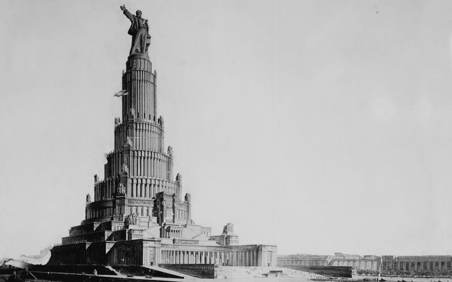 Der «Turmbau zu Moskau» mit der 70 Meter hohen Statue Lenins auf dem Dach. Stalin mischte sich immer wieder in die Baupläne ein, es wurde sogar erwogen, Lenin zugunsten seines Nachfolgers vom Sockel z ...
