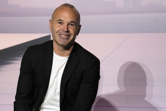 epa11648827 Spanish soccer player Andres Iniesta announces his retirement from professional soccer during a press conference held in Barcelona, Catalonia, Spain, 08 October 2024. EPA/Alejandro Garcia