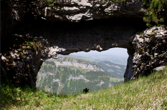 Bogartenfenster Rauszeit Felslöcher der Schweiz Alpstein
