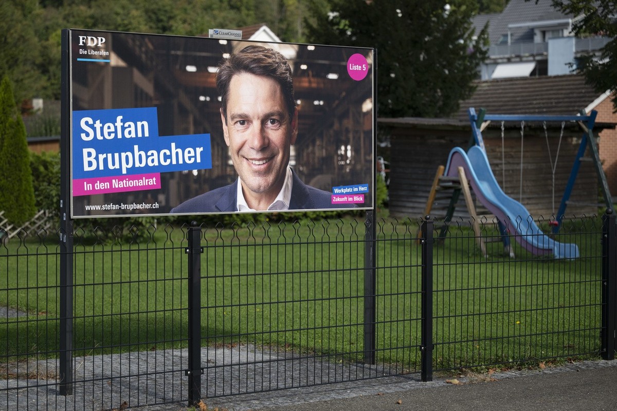 Ein Wahlplakat Stefan Brupbacher Nationalratskandidat, fotografiert am Montag, 2. Oktober 2023 in Rikon. Am 22. Oktober 2023 finden die National-und Staenderatswahlen statt. (KEYSTONE/Christian Beutle ...