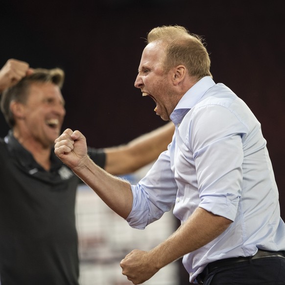 Zuerichs Trainer Ludovic Magnin jubelt im Fussball Meisterschaftsspiel der Super League zwischen dem FC Zuerich und dem FC St. Gallen im Letzigrund, am Mittwoch, 14. August 2019 in Zuerich. (KEYSTONE/ ...