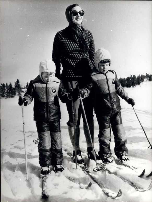 Feb. 26, 1975 - Queen Margrethe of Denmark and Children enjoying skiing in Norway. Queen Margrethe of Denmark, with her children , Prince Frederik and Prince Joachim suitably dressed for the wintry su ...