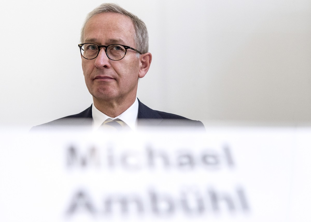 Michael Ambuehl, ETH Zuerich, informiert ueber die so genannte "Bottom-up Schutzklausel" zur Umsetzung der Masseneinwanderungsinitiative aus Sicht der Kantone, am Donnerstag, 25. August 2016 ...