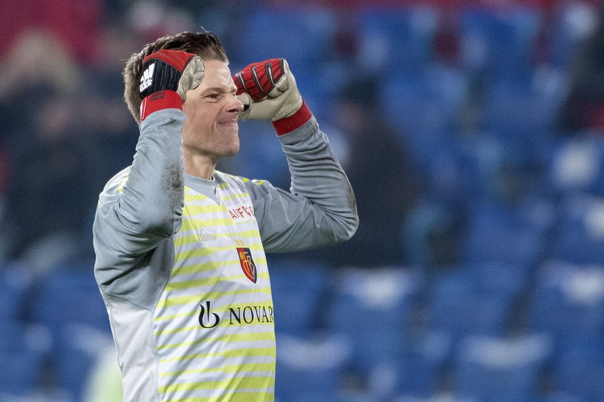 Basels Torhueter Jonas Omlin freut sich ueber den Sieg im Fussball Meisterschaftsspiel der Super League zwischen dem FC Basel 1893 und dem FC Zuerich im Stadion St. Jakob-Park in Basel, am Sonntag, 9. ...