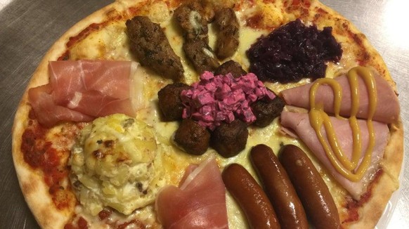 Hassverbrechen an Pizzen: Diese Bilder bringen jeden Italiener zum Weinen. Kochen, Essen, Food-Fails.