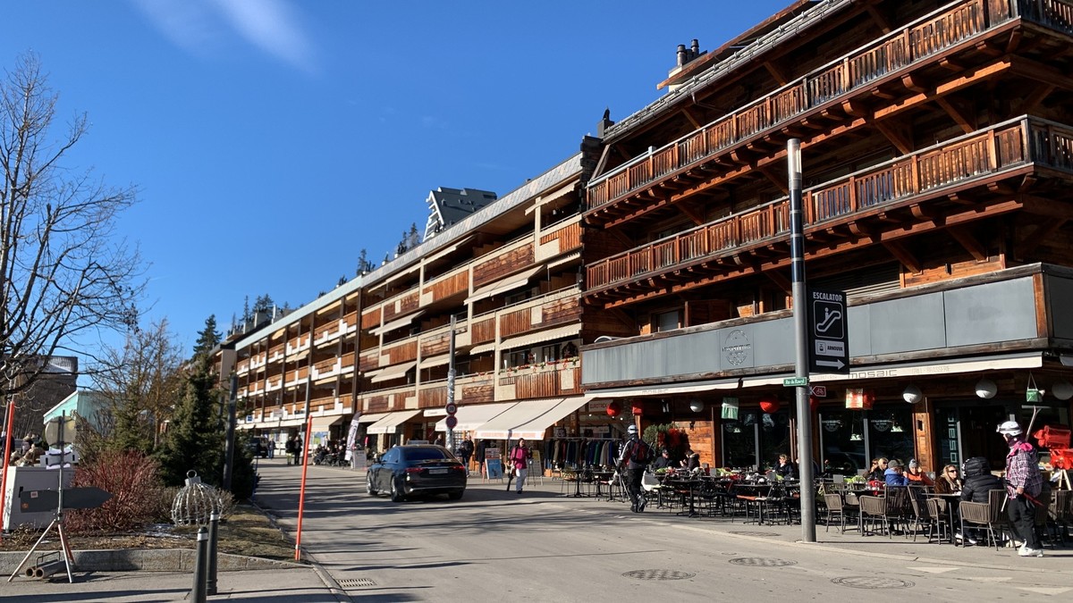 Crans-Montana hat Hochsaison, der touristische Betrieb geht weiter.