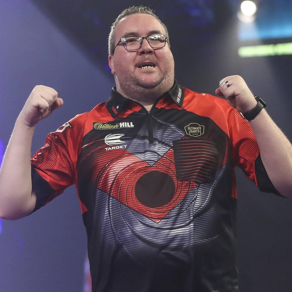 William Hill World Darts Championship Quarter Finals 01/01/2021. Stephen Bunting wins his quarter final match against Krsysztof Ratajski and celebrates during the William Hill World Darts Championship ...