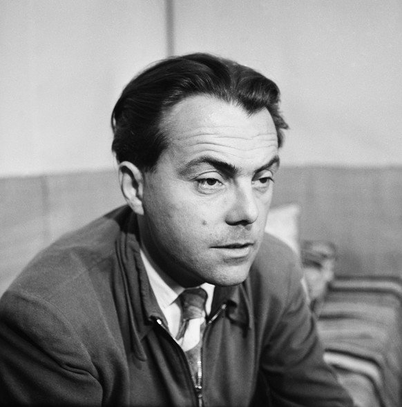 Portrait of Max Frisch, Swiss author, undated picture taken in the early 1950ies. (KEYSTONE/PHOTOPRESS-ARCHIV/Str)

Portrait von Max Frisch, Schweizer Schriftsteller, in einer undatierte Aufnahme aus  ...