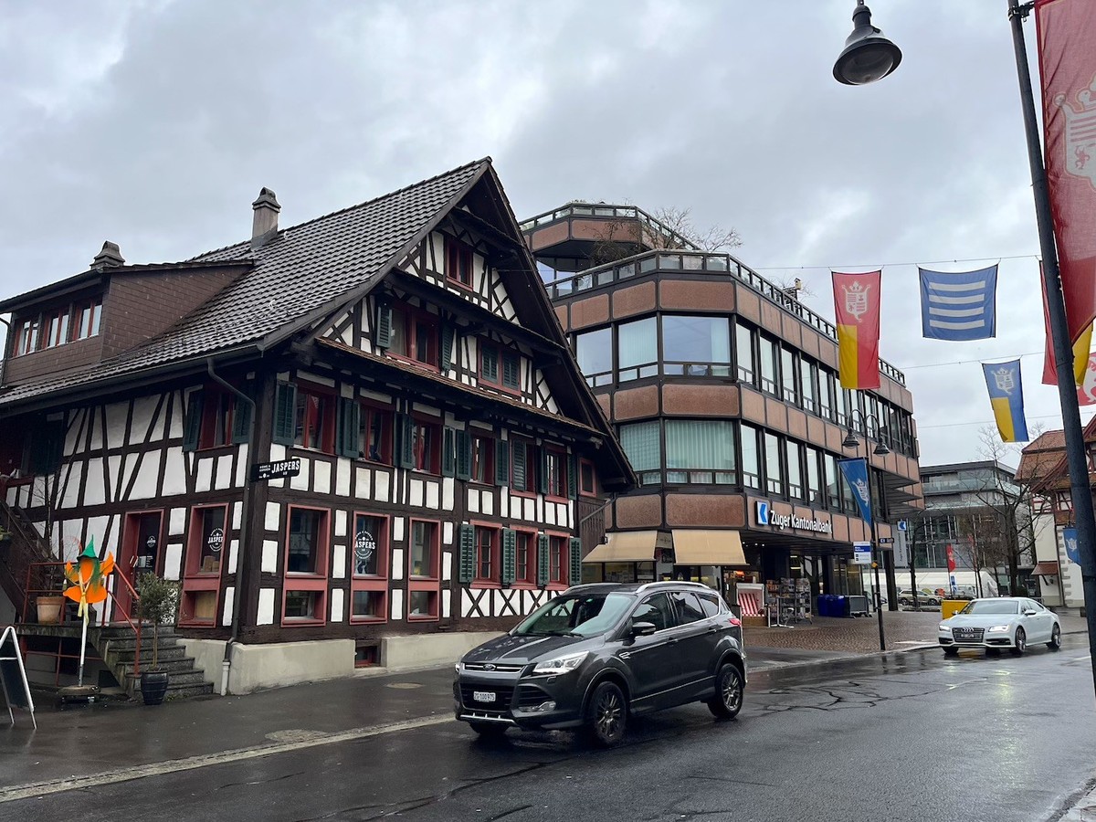 Watson est allé à Baar et Allenwinden, la commune et localité d'origine du candidat au Conseil fédéral, Martin Pfister.