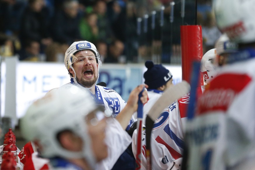 Zuerichs Mathias Seger im Eishockey Meisterschaftsspiel der National League zwischen dem HC Fribourg Gotteron und den ZSC Lions, am Samstag, 6. Januar 2018, in der BCF Arena in Fribourg. (KEYSTONE/Pet ...