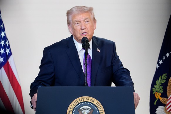 epa12707909 US President Donald J. Trump speaks during an event to present 'TrumpRx,' a website for consumers to purchase prescription drugs, in the South Court Auditorium of the Eisenhower  ...