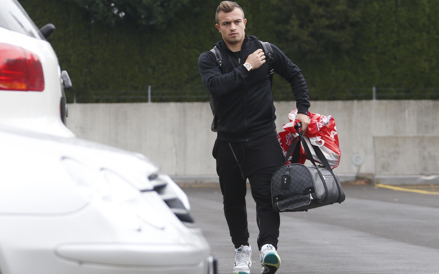 Xherdan Shaqiri mit gepacktem Koffer: Wird er Bayern München bald verlassen?