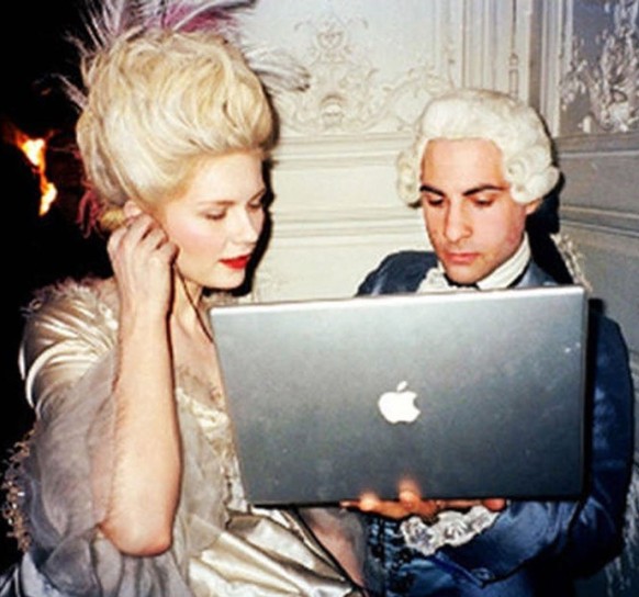Last, Kirsten Dunst and Jason Schwartzman am Set von Marie Antoinette

https://www.instagram.com/p/CLNkBkApI_i/?utm_source=ig_embed