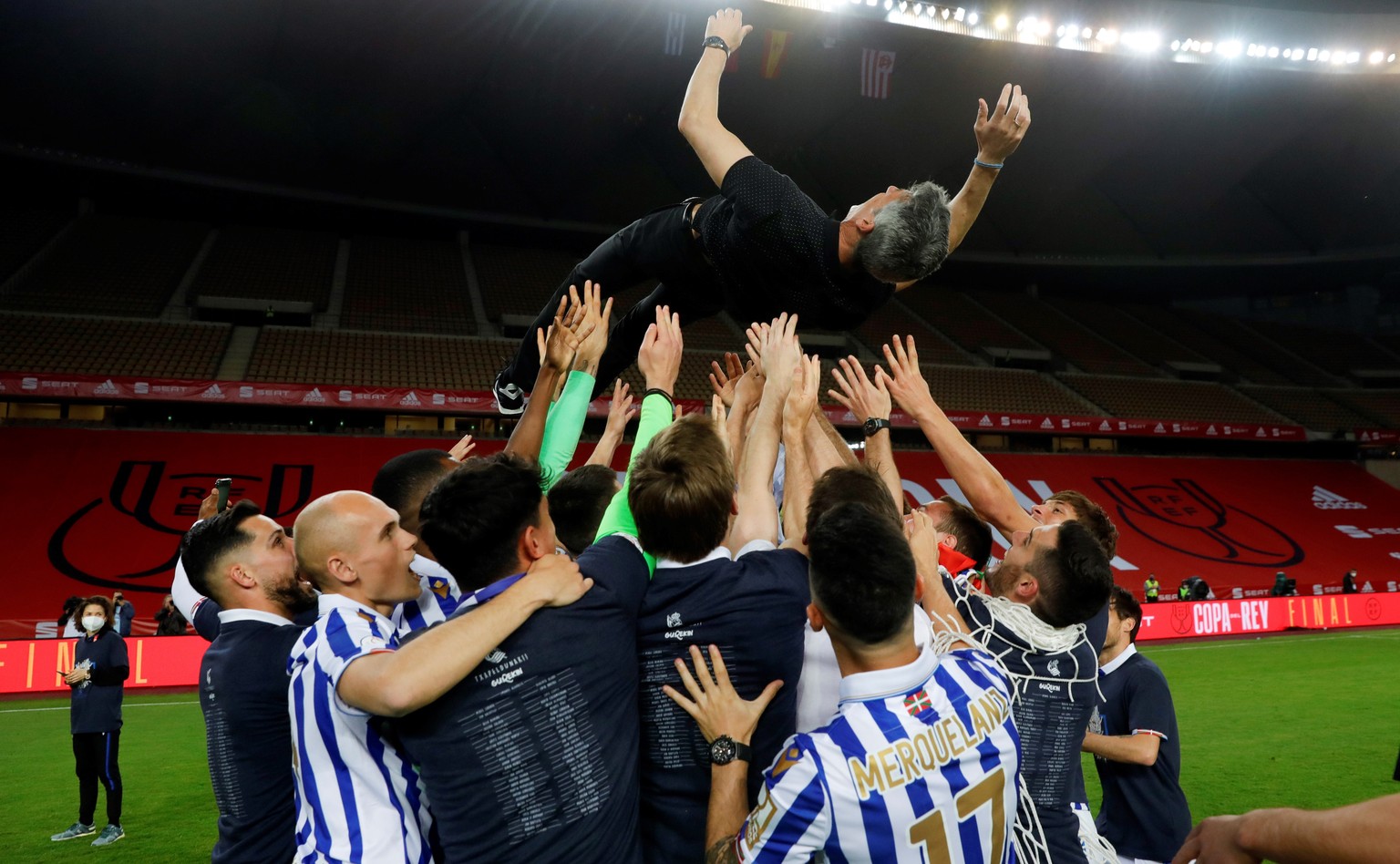 Real Sociedad gewann zum ersten Mal seit 34 Jahren einen Titel. Am meisten freute das Trainer Imanol (o.).
