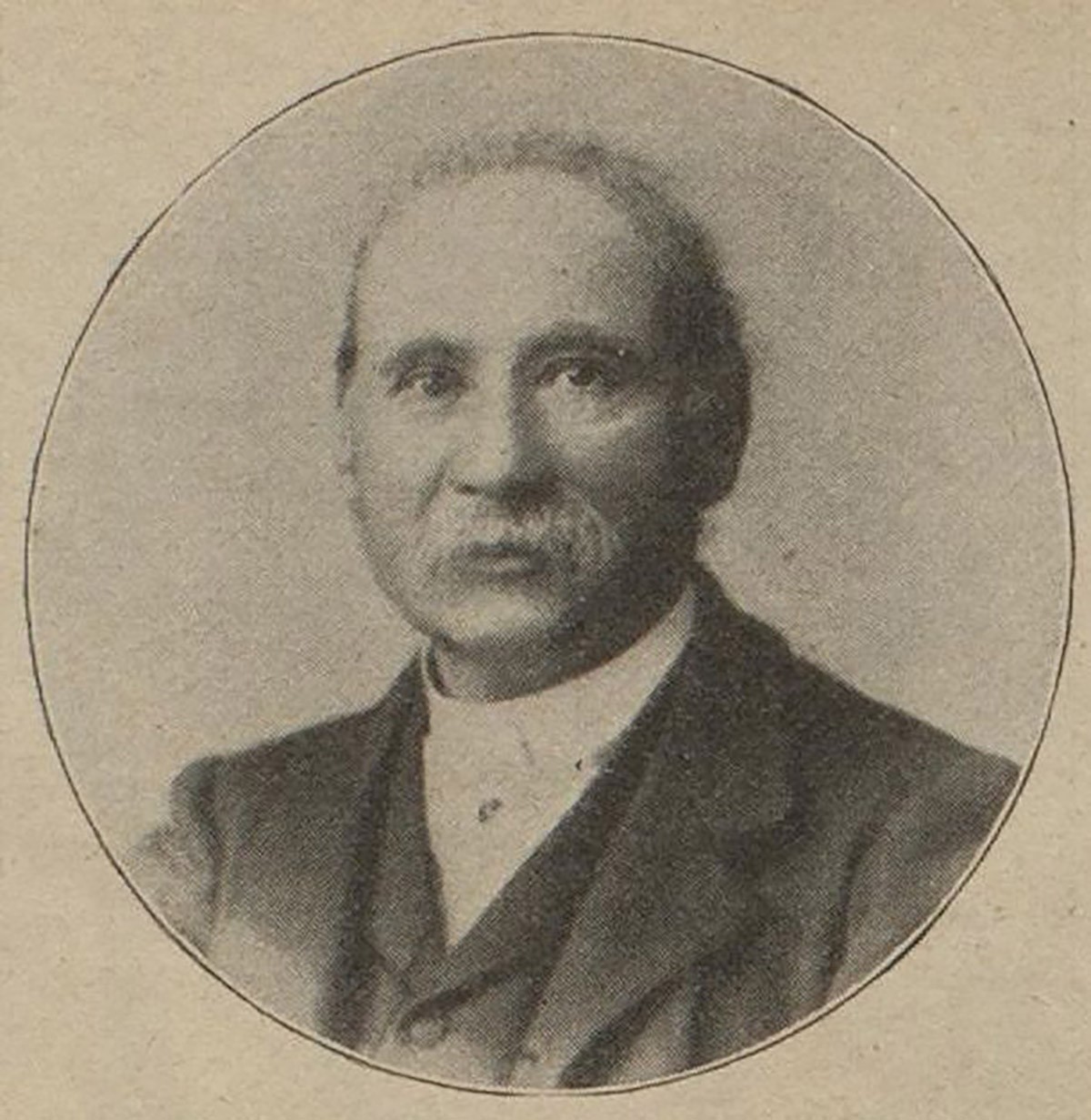 Porträtfotografie von Historienmaler Carl von Häberlin, Anfang 20. Jahrhundert.
https://commons.wikimedia.org/wiki/File:Haeberlin-carl-von-1911-04-28-schwaebisches-bilderblatt-jg04-nr18-s08.jpg