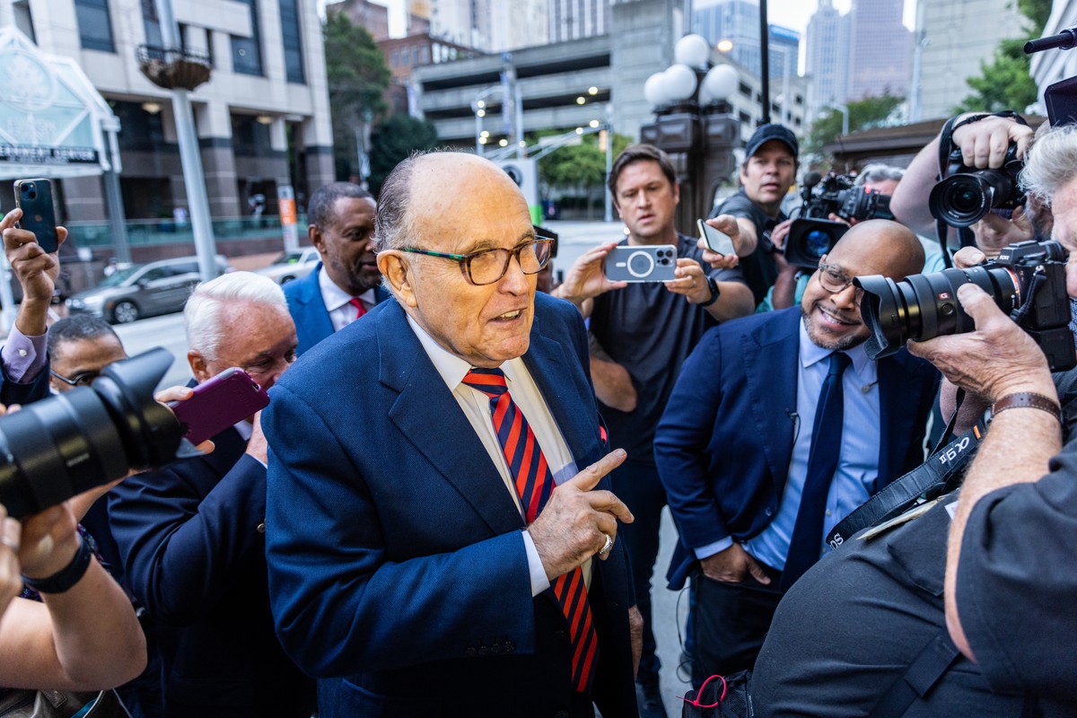 epa10125659 Rudy Giuliani, who previously served as personal lawyer for former US President Donald J. Trump, arrives at the Fulton County Courthouse to be questioned by a Fulton County special grand j ...